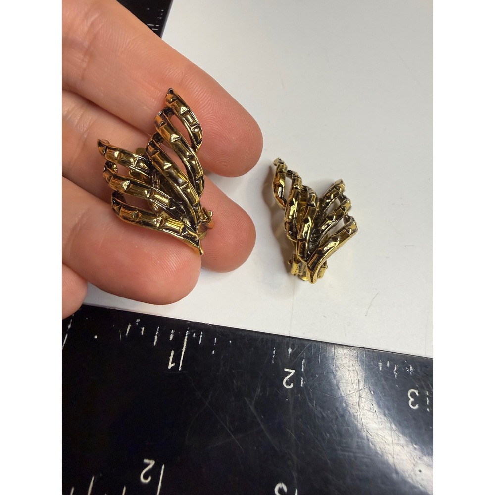 Vintage Gold Tone Bamboo Tiered Clip On Statement Earrings Textured Sculptural